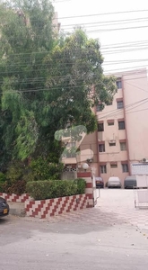 Boundary Wall Well Maintain Flat 3 Bed DD Corner For Sale Gulshan-e-Iqbal Town