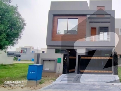 BRAND NEW HOUSE OF 5 MARLA IN PHASE2, BEAUTIFUL HOUSE Bahria Orchard