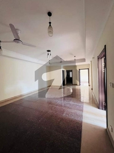 Business Bay 1380 Sq Ft Apartment Having Two Bedrooms, Well Fitted Kitchen And Servant Quarter DHA Phase 1 Sector F