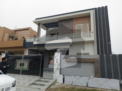 Central Park 10 Marla 1.5 Storey House Available For Sale Prime Location Near Too Park And Masjid.. Central Park Housing Scheme