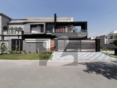 Centrally Located House For sale In Wapda Town Phase 2 Available Wapda Town Phase 2