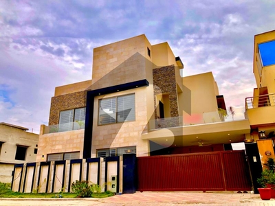 Decent Design Villa At Central Point Bahria Town Phase 8