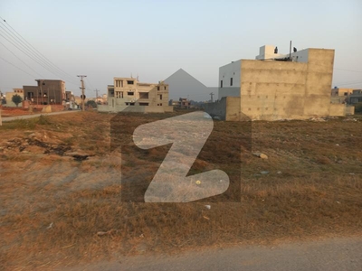 FARMHOUSES & FARMHOUSES LAND AVAILABLE FOR SALE ON BARKI ROAD & BEDIAN ROAD Bedian Road
