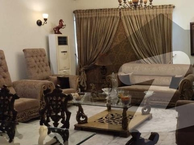 Full Floor For Sale Bukhari Commercial Area
