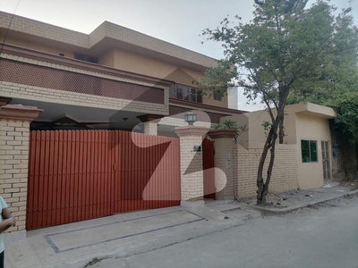 House For Near Main Raiwand Road One Kanal With 2 Lac Rental Income Ali Town