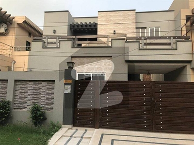 IDEAL LOCATION CANAL ROAD MADINA TOWN FAISALABAD Specification About House 12 Marla Double Story New House For Rent Canal Road