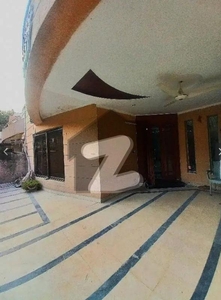 Investor Rate Low Price House At A Very Prime Location For Sale Near Masjid & Commercial. Bahria Town Phase 4