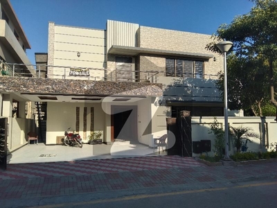 Luxury Corner House Available For Sale Bust Option For Residence. Bahria Town Phase 4