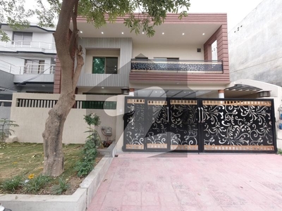 On Excellent Location 10 Marla House For sale In Gulraiz Housing Scheme Gulraiz Housing Society Phase 4