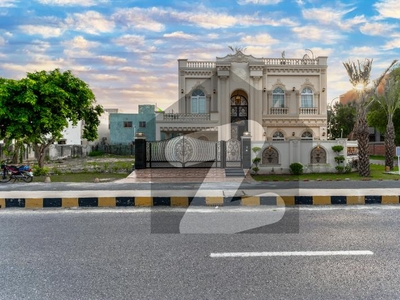 One Kanal Classic Villa For Sale At Hot Location DHA Phase 6