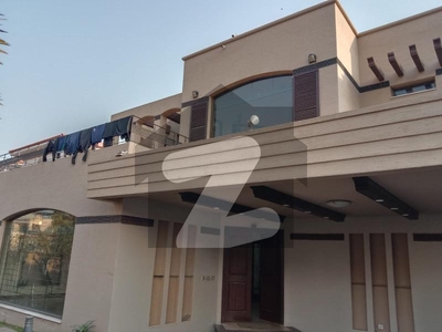 One Kanal Owner Build Well Maintain Prime Location House For Sale DHA Phase 4 Block DD