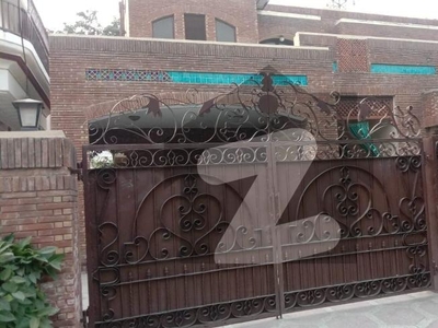 One Kanal Used Modern Design Facing Park Bungalow For Sale At Prime Location Of DHA Lahore DHA Phase 3 Block W
