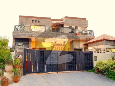 Owner Built Triple Storey 10 Marla House At Investor Price Gulraiz Housing Scheme