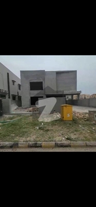 Park facing 1 Kanal(500 yards) grey structure super hot location Asking 4.30 crore for details 0/3/3/3/6/2/2/3/8/8/8 Bahria Town Phase 8