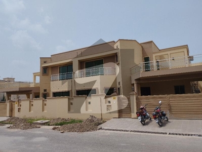 Prime Location Askari-III 10.6 marla house near park available for sale in Dha Multan Askari 3 Askari 3