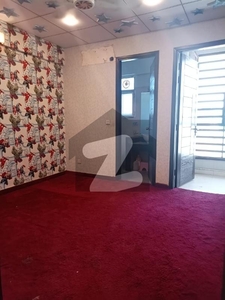 Prime Location Flat Of 1700 Square Feet Is Available For Sale Bukhari Commercial Area