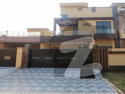 Prime Location House Of 10 Marla For sale In Central Park - Block A Central Park Block A
