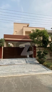 Slightly Used 10 Marla House At Ideal Location In Central Park Lahore For Sale Central Park Housing Scheme