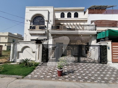 Tripple Storey 10 Marla House Available In Wapda Town Phase 2 For sale Wapda Town Phase 2