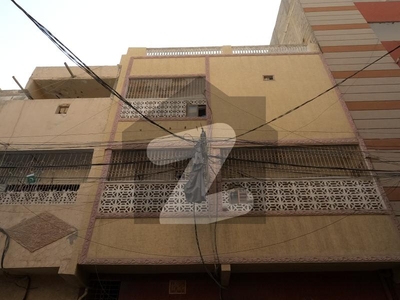Upper Portion 4 Bedrooms With Roof Mehmoodabad Azam Town Area Near To Bakht Bharee Chiniot Hospital, Karachi Mehmoodabad