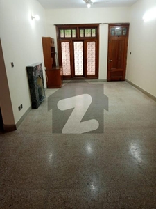 Upper Portion available in1 Kanal House for Rent in F-11/1 F-11/1