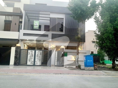 VERY BEAUTIFUL HOUSE MODERN DESIGN BRAND NEW HOUSE 5MARLA NEAR TAUHEED SQURE Bahria Orchard