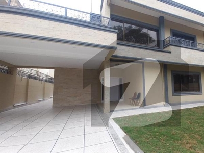500 Square Yards House For Sale In F-8, Islamabad. F-8