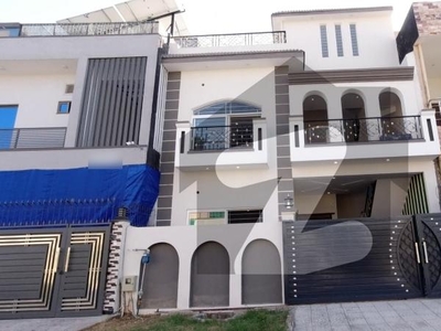 HOUSE AVAILABLE FOR SALE F SIZE 5 MARLA IN MULTI GARDENS B-17 ISLAMABAD B-17