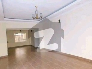 35 MARLA HOUSE IS AVAILABLE FOR RENT IN GULBERG Gulberg