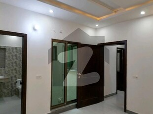 A 10 Marla House In Bahria Town - Overseas B Lahore Bahria Town Overseas B