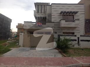 Bahria Town Phase 8 - Sector F-1 House For Rent Sized 10 Marla Bahria Town Phase 8 Sector F-1