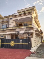 Beautiful House For Sale G 13/2 Size 10 Marla 7 Bedroom 7 Washroom 2 Kitchen 2 Tv Lunch2 Dd Demand 925 G-13/2