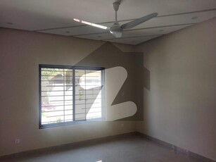 35x70 (10 Marla) upper portion available for rent in G_13 G-13