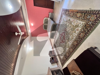 01 KANAL SEMI FURNISHED UPPER PORTION AVAILABLE FOR RENT IN DHA PHASE 4 DD BLOCK. (LOWER LOCK) DHA Phase 4 Block DD