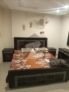 1 BED FULLY LUXURY AND FULLY FURNISH IDEAL LOCATION EXCELLENT FLAT FOR RENT IN BAHRIA TOWN LAHORE Bahria Town Sector E