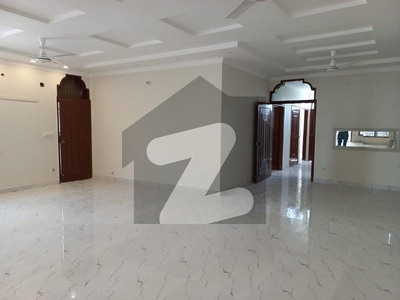 1 Kanal Beautiful House Available For Family Model Town