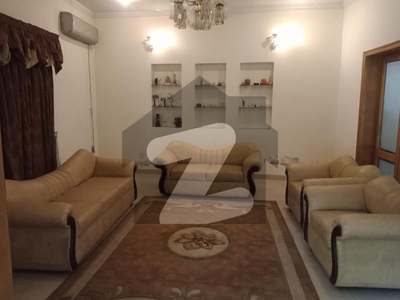 1 Kanal Beautiful House Available For Family Model Town Block K