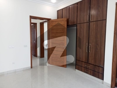 1 Kanal Beautiful Upper Portion Lower Locked With Separate Entrance For Rent DHA Phase 8