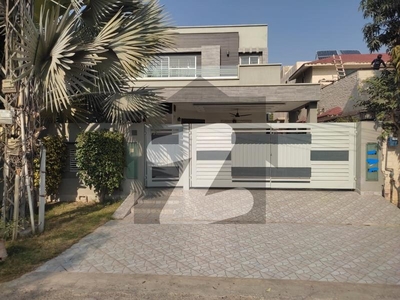 1 Kanal Slightly Used Modern Design Bungalow For Rent In DHA Phase 4 Block-EE Lahore. DHA Phase 4 Block EE