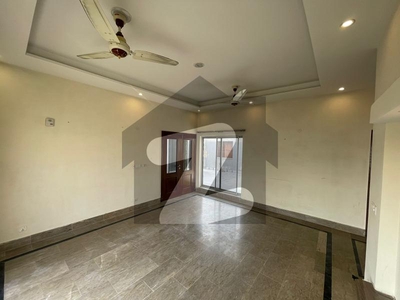 1 Kanal Upper Portion With 3 Bedrooms For Rent In DHA Phase 6 | Separate Entrance DHA Phase 6