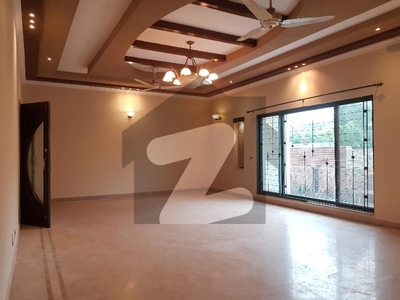 10 MARLA BEAUTIFUL HOUSE FOR RENT IN PHASE 8 LAHORE DHA Phase 8 Ex Park View