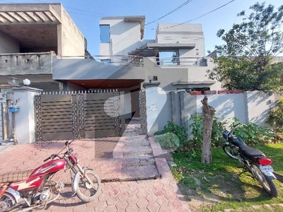 10 Marla Double Storey House For Rent For Silent And Families Ready To Move Wapda Town Phase 2