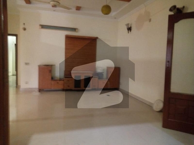 10 Marla House Available For Rent In Wapda Town Phase 2 Wapda Town Phase 2