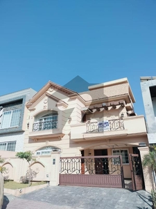 10 MARLA PRIME LOCATION HOUSE FOR RENT IN OVERSEASE 7 BHARIA TOWN RAWALPINDI Bahria Town Phase 7