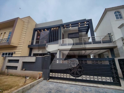 10 Marla slightly used almost brand new house available for rent in Bahria Town Phase 8 Bahria Town Phase 8