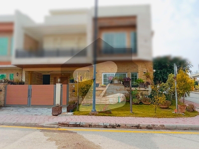 10 Marla Slightly Used Owner Built House With Corner And Extra Land Category Is For Sale In Bahria Enclave Islamabad Bahria Enclave