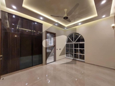 10 Marla Spacious Upper Portion Is Available In Bahria Town - Sector D For rent Bahria Town Sector D