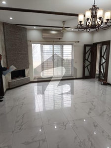 10 MARLA UPPER PORTION AVAILABLE FOR RENT IN DHA PHASE 7 DHA Phase 7