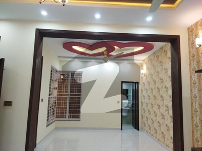 10 marla upper portion available for rent in shadaab garden lahore Shadab Garden