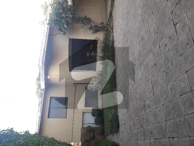 1000 Sq Yard Bungalow At Very Prime Location DHA Phase 6